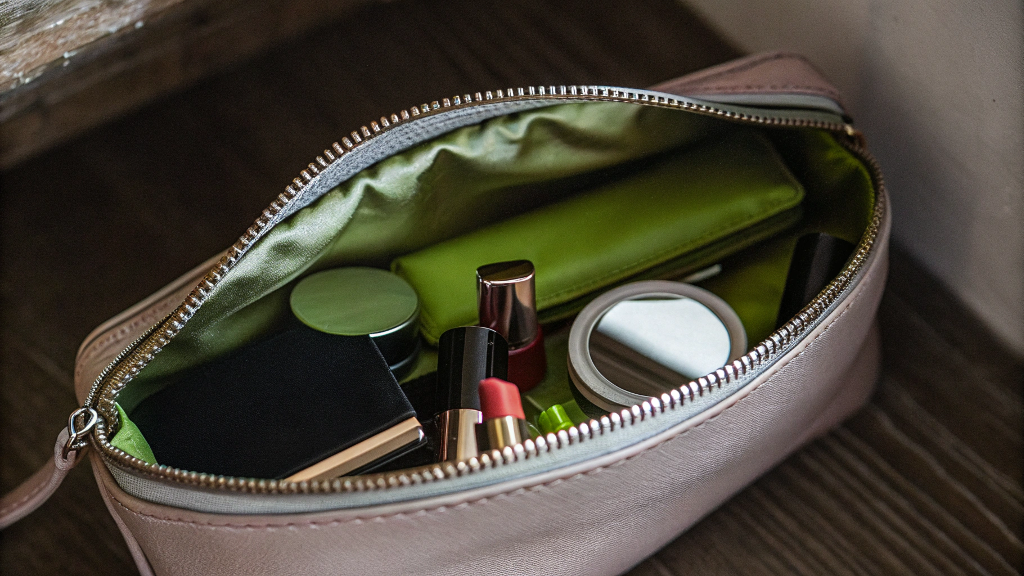 #[how long do makeup bags last lifespan durability](https://placehold.co/600x400 